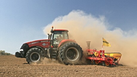 Rekords: Sējmašīna Vaderstad Tempo + Traktors Case IH Magnum 340 ar dubultriteņiem STARCO GS